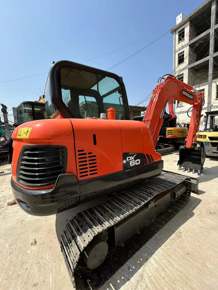 DOOSAN DX60 Mini excavator 6ton - Ekskavator mini: gambar 5 DOOSAN DX60 Mini excavator 6ton - Ekskavator mini: gambar 5
