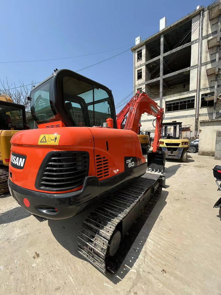 DOOSAN DX60 Mini excavator 6ton - Ekskavator mini: gambar 3 DOOSAN DX60 Mini excavator 6ton - Ekskavator mini: gambar 3