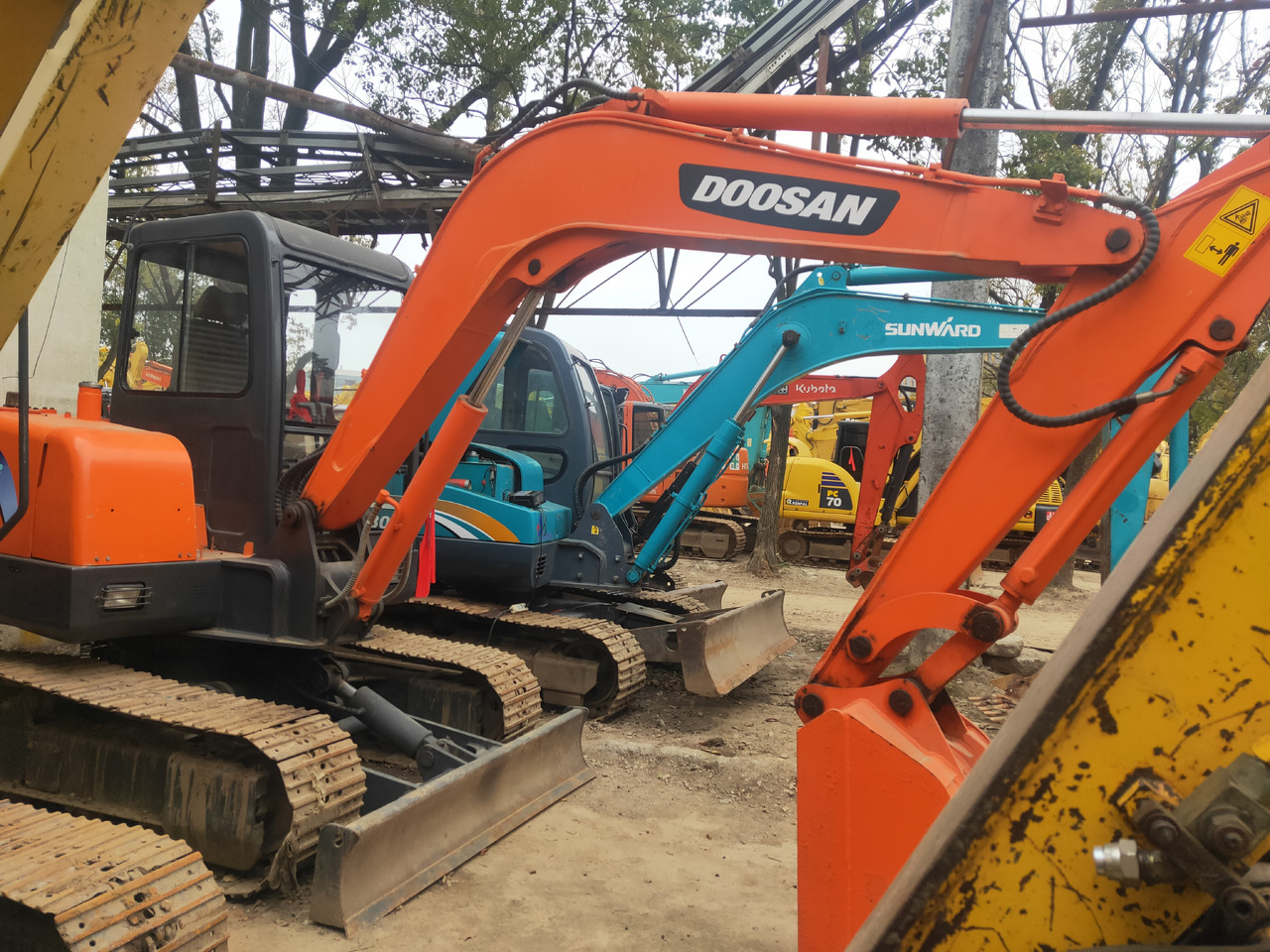 DOOSAN Mini Excavator DH5550 - Ekskavator mini: gambar 5 DOOSAN Mini Excavator DH5550 - Ekskavator mini: gambar 5