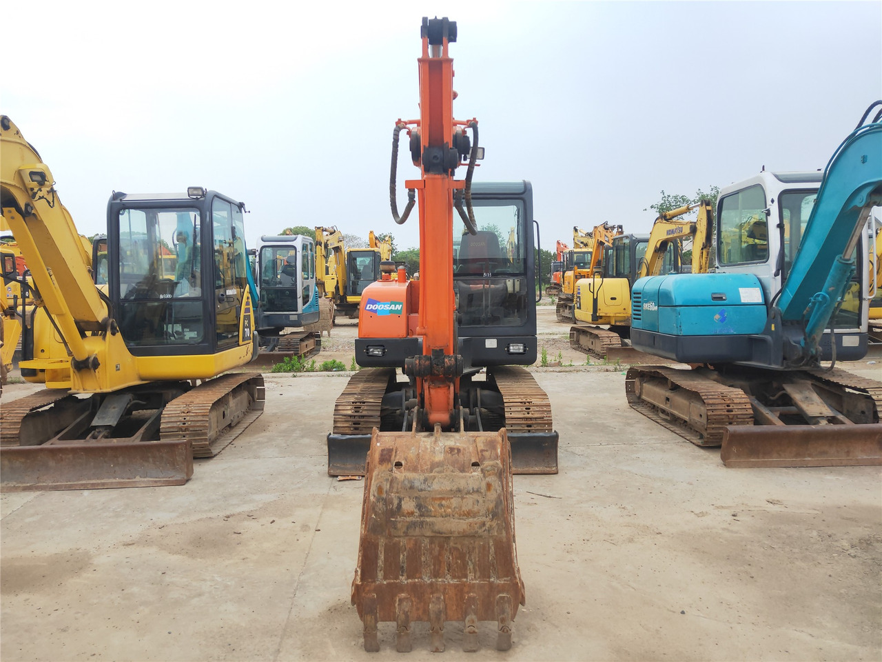 Doosan Crawler Excavator DH55 Good Condition Click for Discount - Ekskavator perayap: gambar 5 Doosan Crawler Excavator DH55 Good Condition Click for Discount - Ekskavator perayap: gambar 5