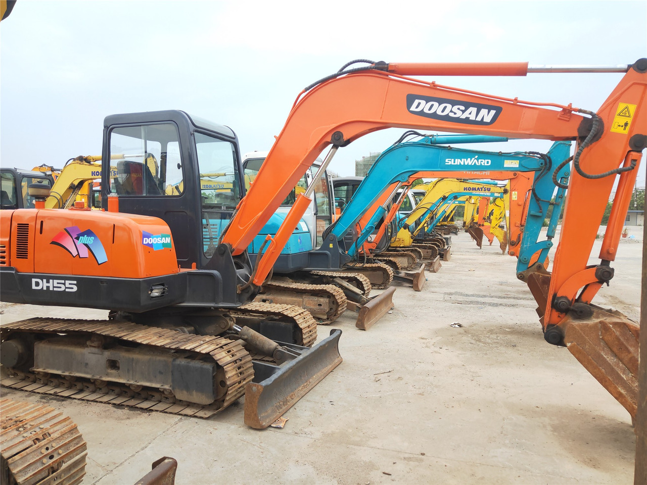 Doosan Crawler Excavator DH55 Good Condition Click for Discount - Ekskavator perayap: gambar 1 Doosan Crawler Excavator DH55 Good Condition Click for Discount - Ekskavator perayap: gambar 1