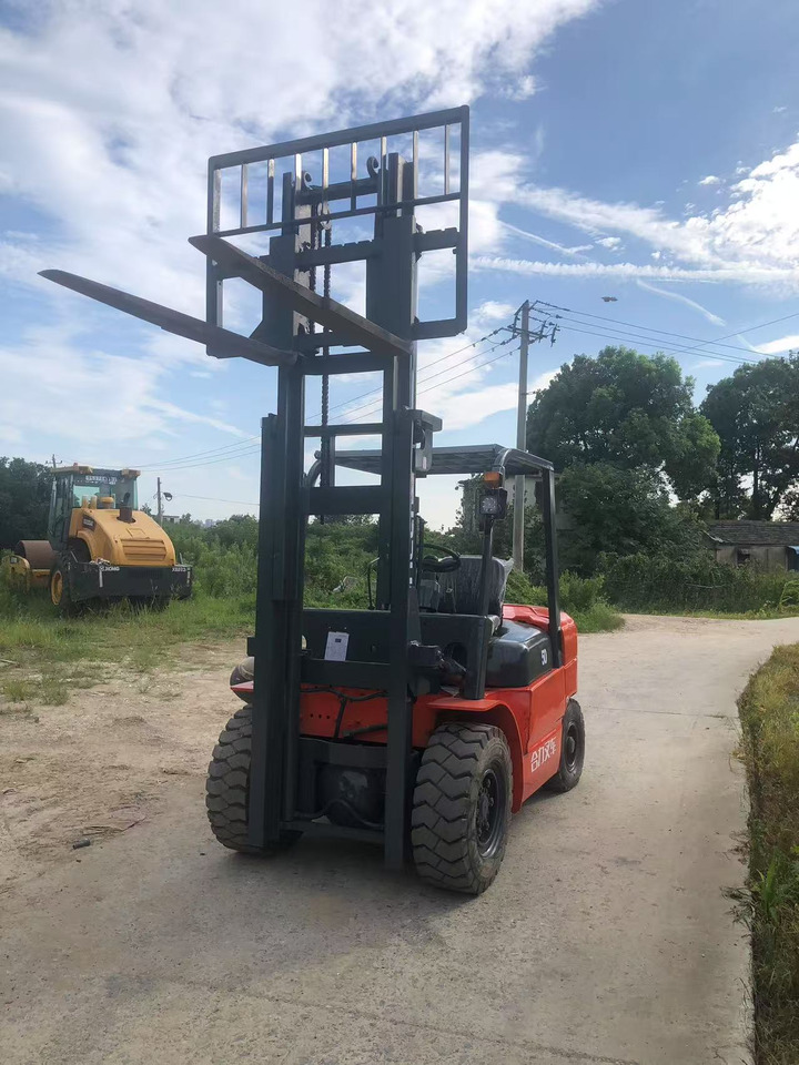 HELI 5Ton Forklift - Forklift diesel: gambar 4 HELI 5Ton Forklift - Forklift diesel: gambar 4