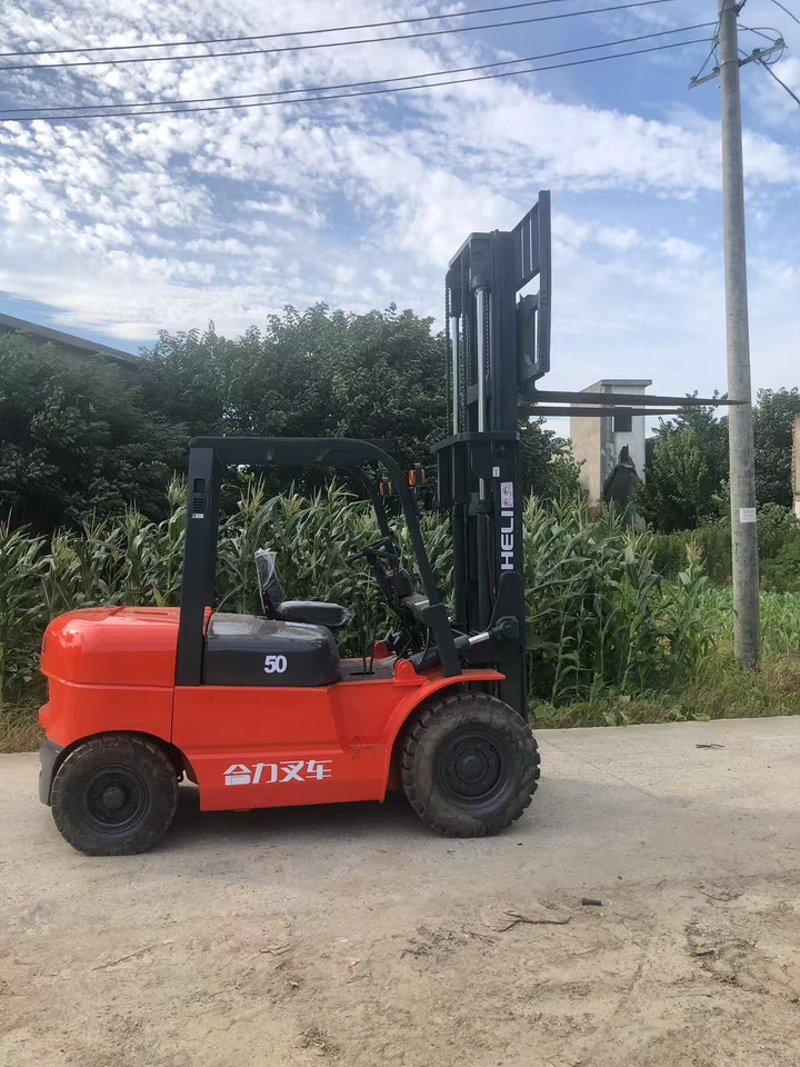 HELI 5Ton Forklift - Forklift diesel: gambar 1 HELI 5Ton Forklift - Forklift diesel: gambar 1