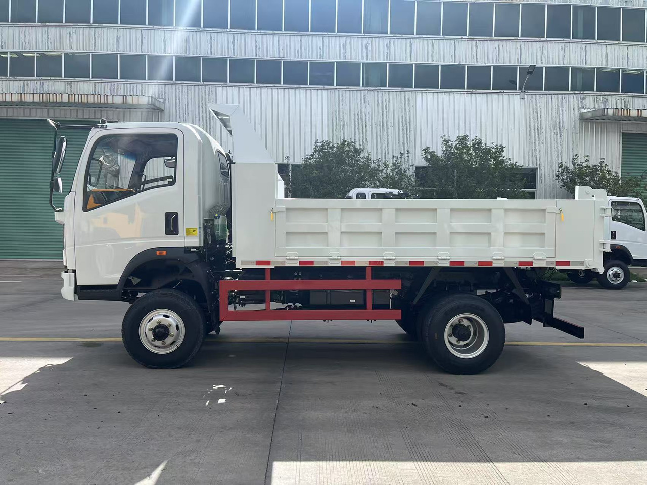 HOWO HOMAN 4x2 - Truk jungkit: gambar 5 HOWO HOMAN 4x2 - Truk jungkit: gambar 5