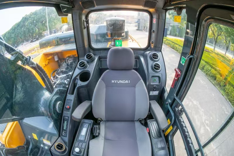 HYUNDAI Excavator HX305L Click Here for Discount - Ekskavator perayap: gambar 5 HYUNDAI Excavator HX305L Click Here for Discount - Ekskavator perayap: gambar 5