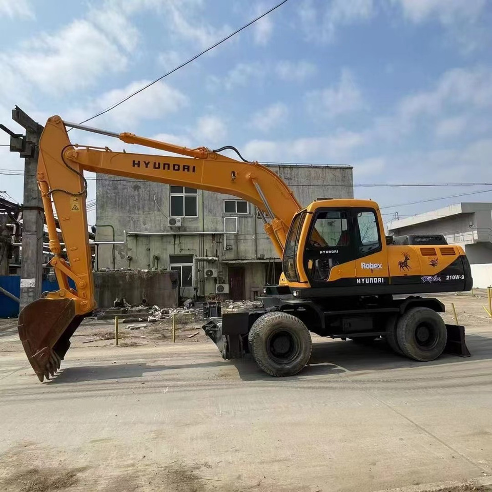 HYUNDAI R210W-9 - Wheel loader: gambar 2 HYUNDAI R210W-9 - Wheel loader: gambar 2