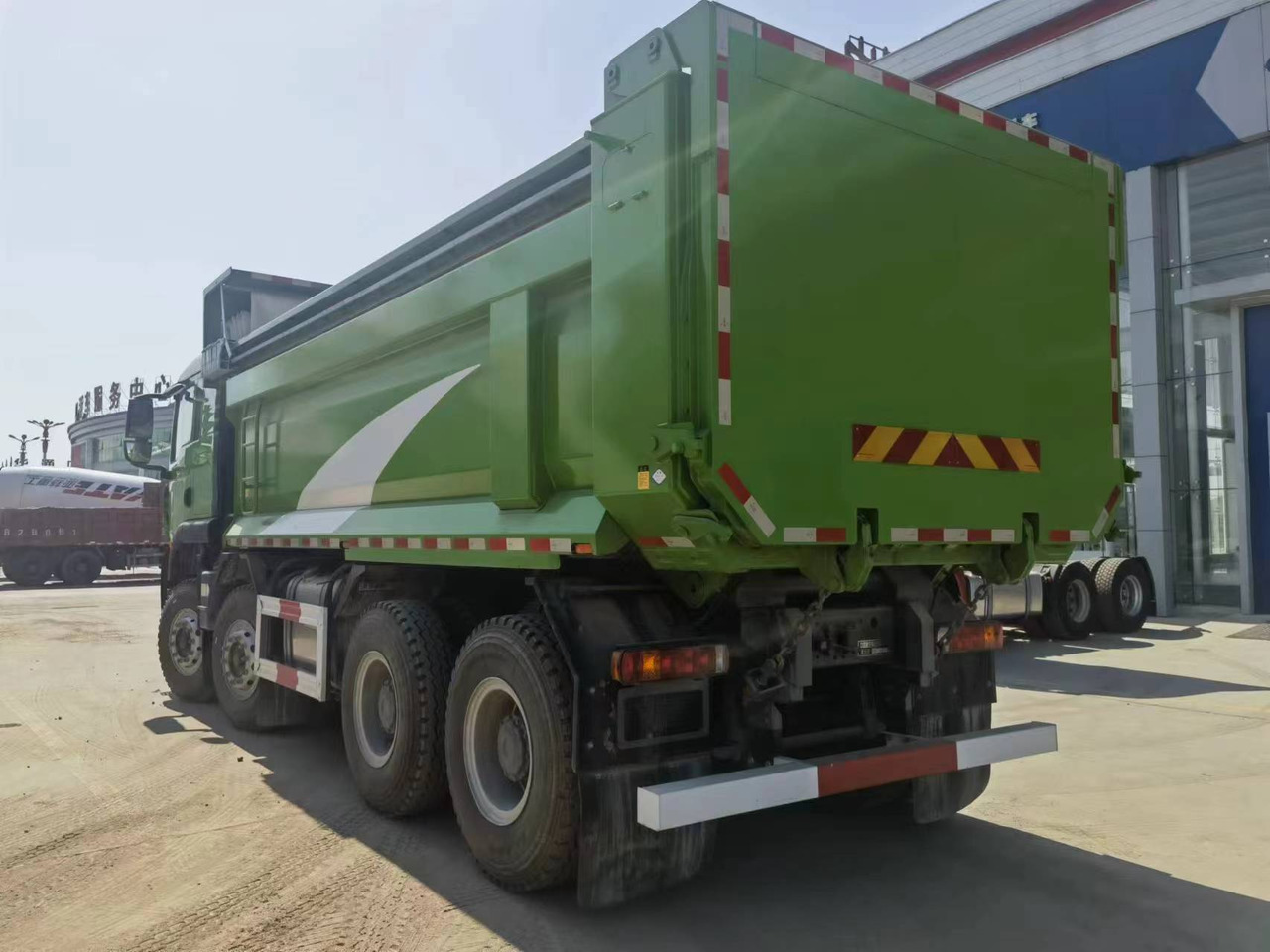 Howo Dump Truck TX 400HP Click for Discount - Truk dengan terpal samping: gambar 5 Howo Dump Truck TX 400HP Click for Discount - Truk dengan terpal samping: gambar 5