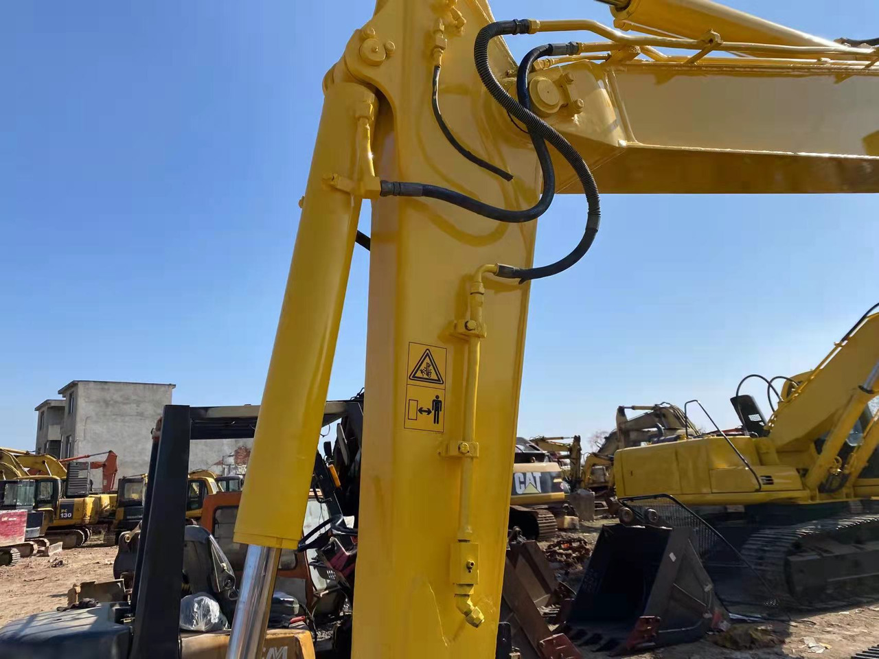 KOMATSU PC60-7 - Ekskavator perayap: gambar 3 KOMATSU PC60-7 - Ekskavator perayap: gambar 3