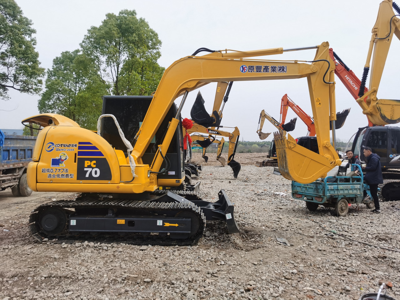 KOMATSU PC70-8 - Ekskavator perayap: gambar 3 KOMATSU PC70-8 - Ekskavator perayap: gambar 3