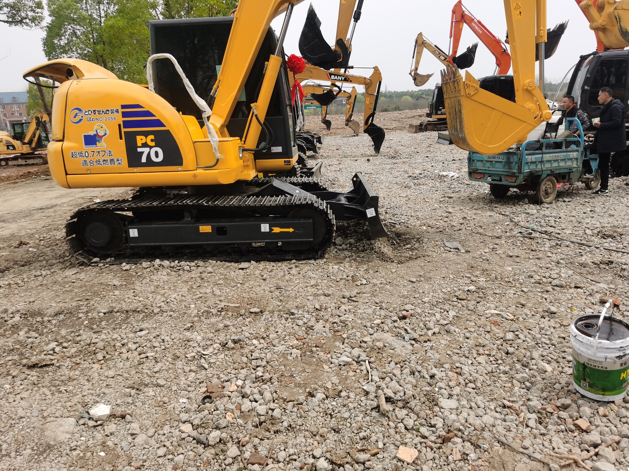 KOMATSU PC70-8 - Ekskavator perayap: gambar 2 KOMATSU PC70-8 - Ekskavator perayap: gambar 2