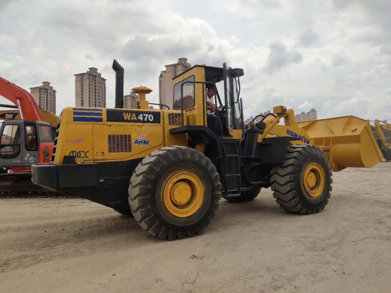 KOMATSU WA470-3 Wheel Loader Click for Discount - Wheel loader: gambar 4 KOMATSU WA470-3 Wheel Loader Click for Discount - Wheel loader: gambar 4
