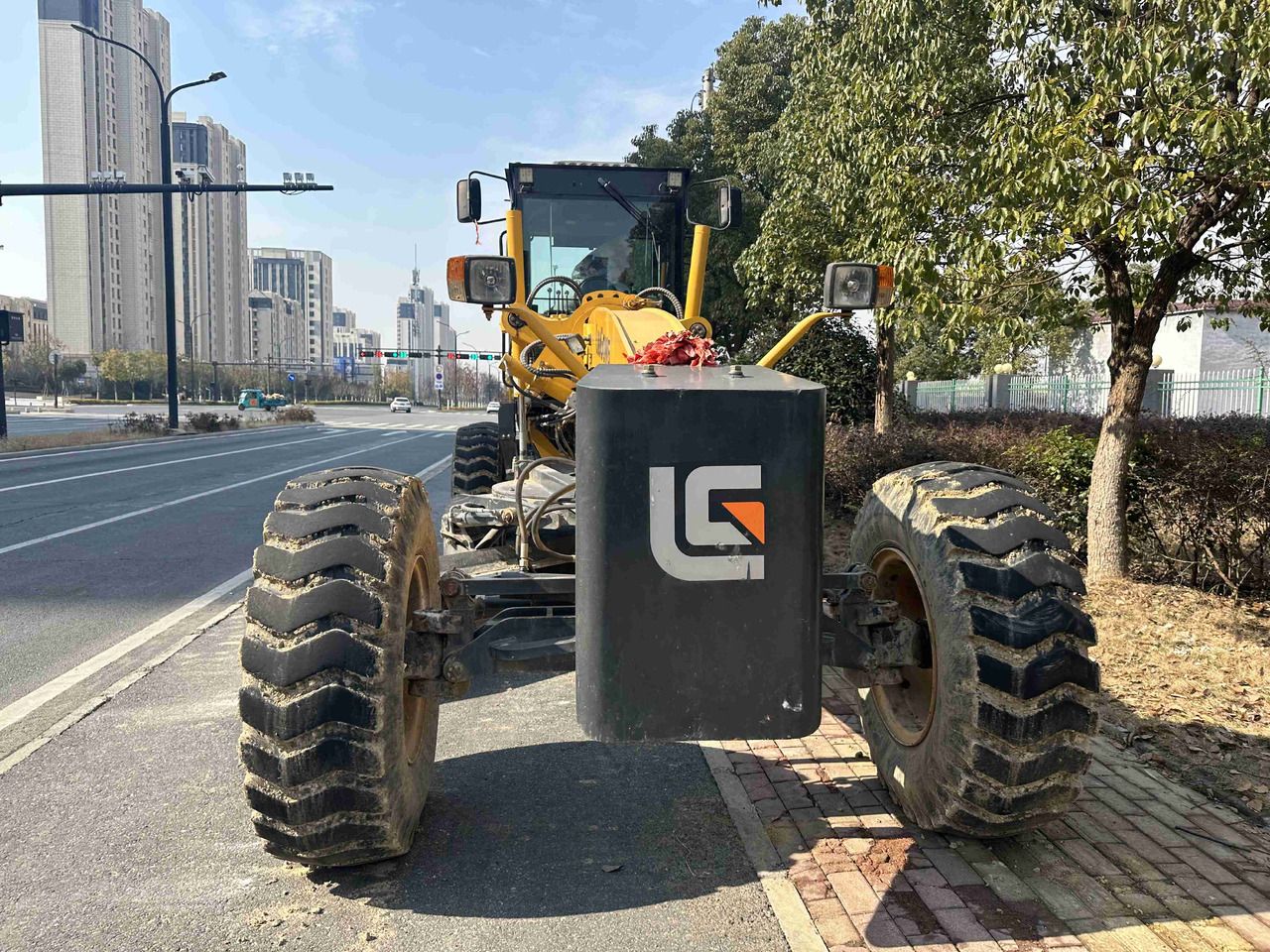 LIUGONG Grader 4180 - Grader: gambar 5 LIUGONG Grader 4180 - Grader: gambar 5