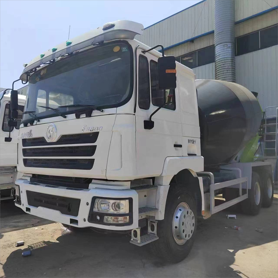 SHACMAN F3000 Cement Mixer Truck - Truk pengaduk beton: gambar 1 SHACMAN F3000 Cement Mixer Truck - Truk pengaduk beton: gambar 1
