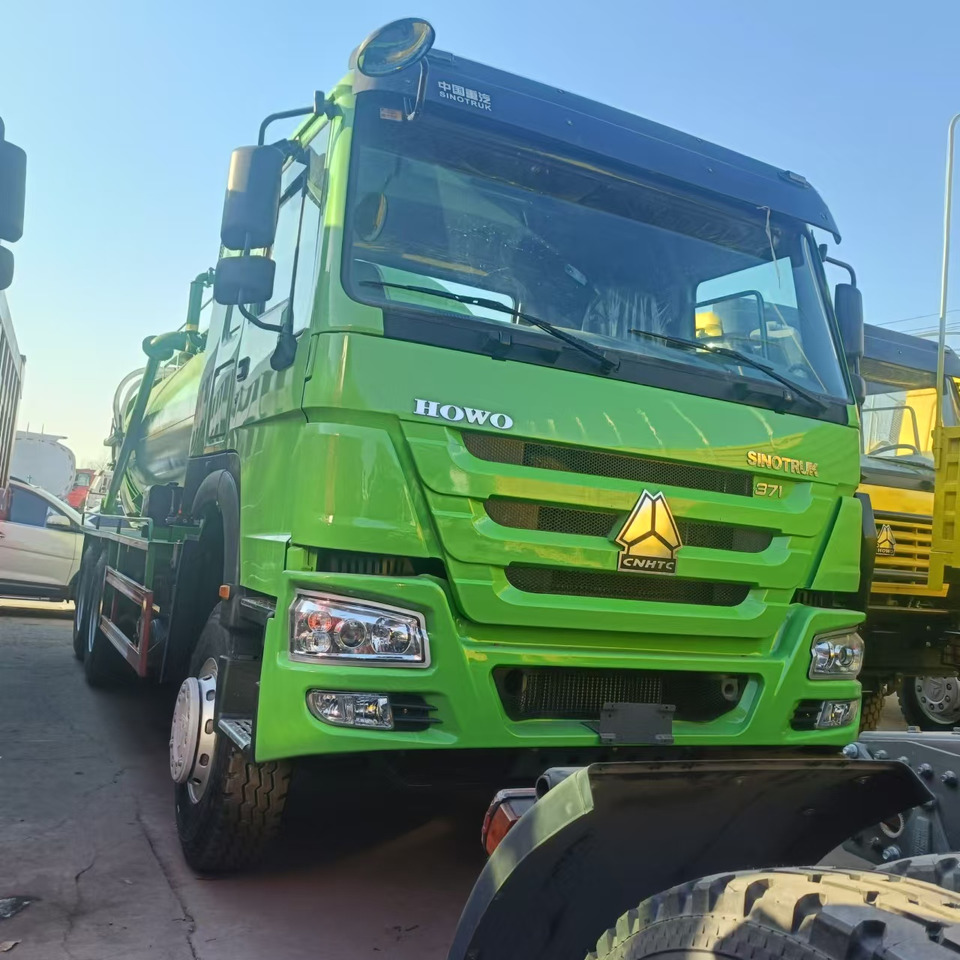 SINOTRUK HOWO Sewage Suction Truck 6*4 Click Here for Discount - Truk vakum: gambar 1 SINOTRUK HOWO Sewage Suction Truck 6*4 Click Here for Discount - Truk vakum: gambar 1