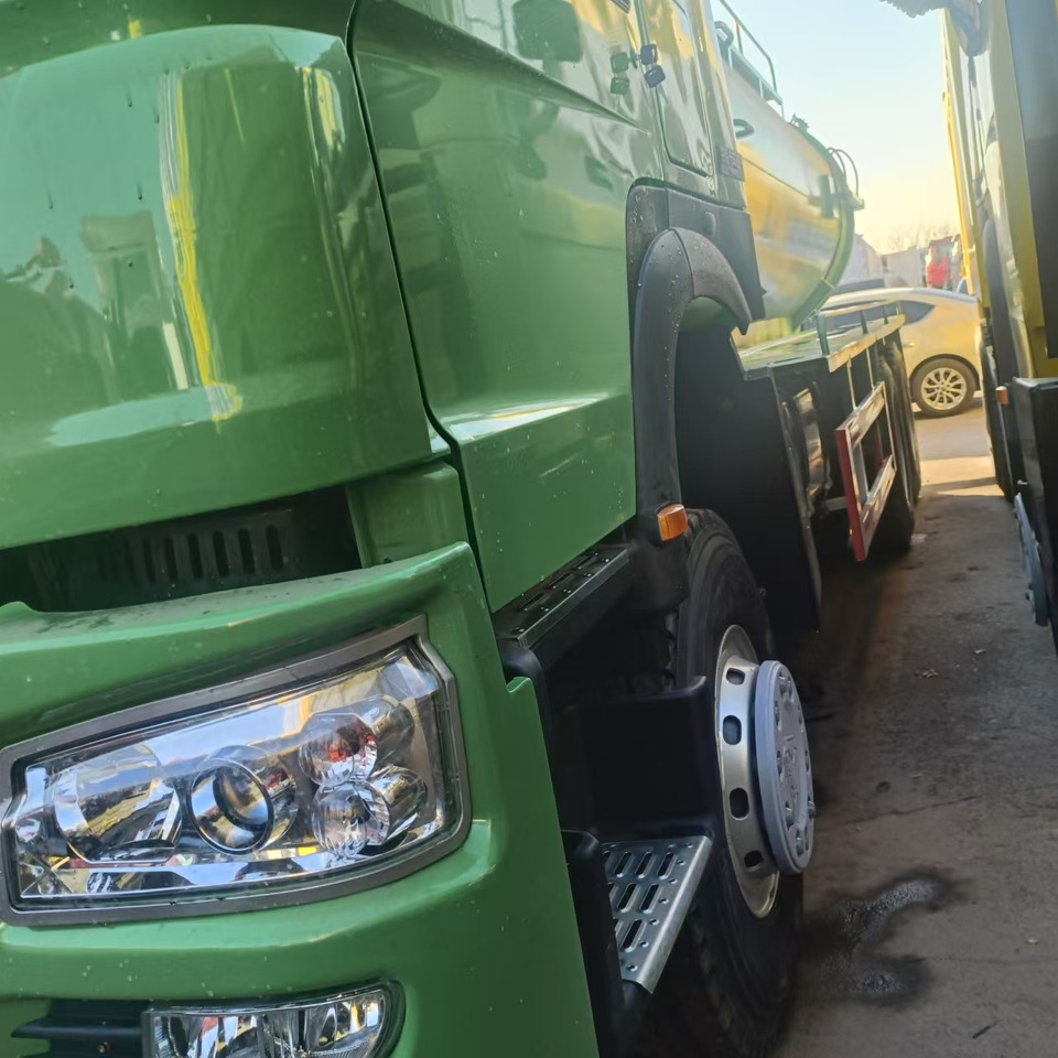 Truk vakum SINOTRUK HOWO Sewage Suction Truck 6*4 Click Here for Discount: gambar 8 Truk vakum SINOTRUK HOWO Sewage Suction Truck 6*4 Click Here for Discount: gambar 8