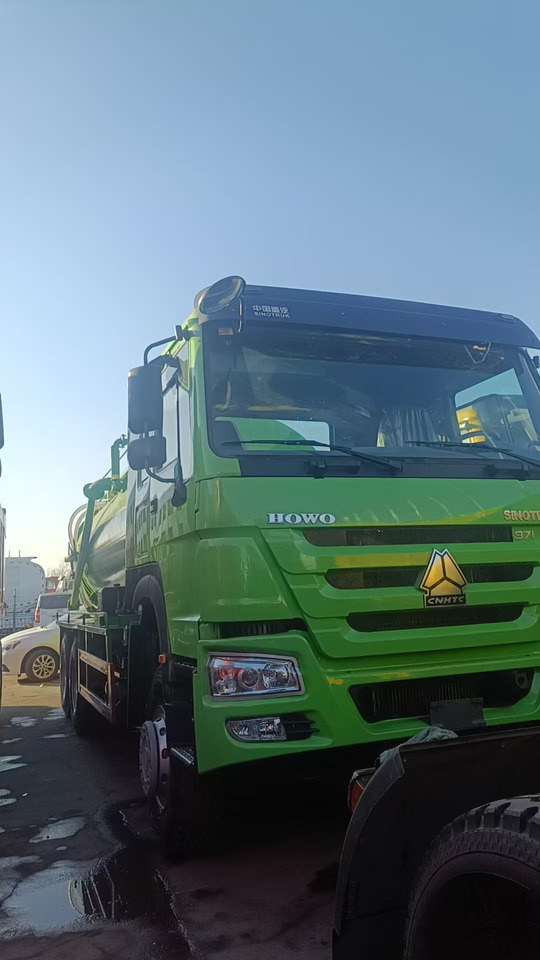 SINOTRUK HOWO Sewage Suction Truck 6*4 Click Here for Discount - Truk vakum: gambar 3 SINOTRUK HOWO Sewage Suction Truck 6*4 Click Here for Discount - Truk vakum: gambar 3