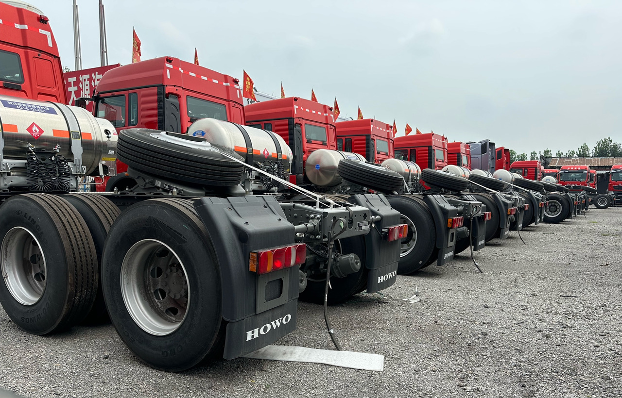 SINOTRUK HOWO TX480HP Tractor Unit Click for Discount - Truk jungkit: gambar 4 SINOTRUK HOWO TX480HP Tractor Unit Click for Discount - Truk jungkit: gambar 4