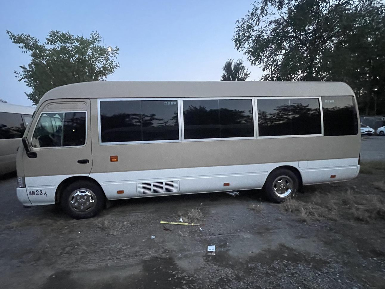 TOYOTA Coaster - Bus kota: gambar 1 TOYOTA Coaster - Bus kota: gambar 1