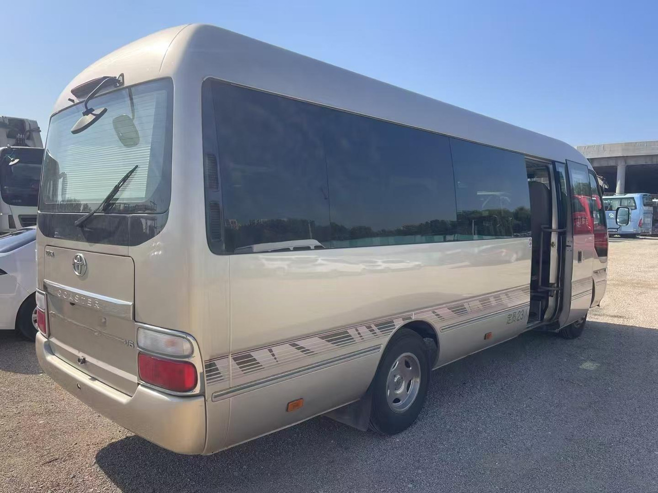 TOYOTA Coaster - Bus kota: gambar 2 TOYOTA Coaster - Bus kota: gambar 2