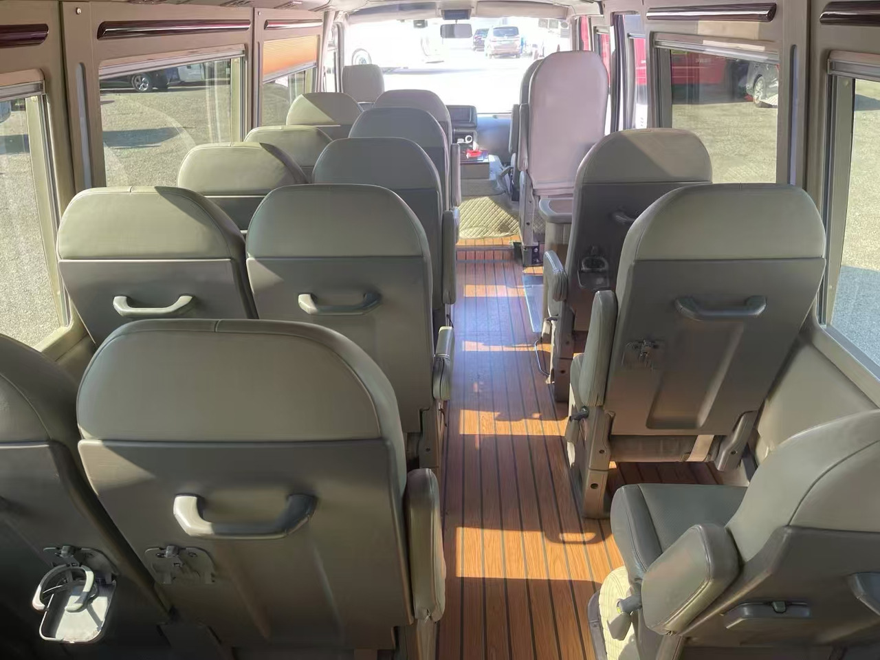 TOYOTA Mini Bus 23 Seats Click Here for Discount - Bus pariwisata: gambar 5 TOYOTA Mini Bus 23 Seats Click Here for Discount - Bus pariwisata: gambar 5