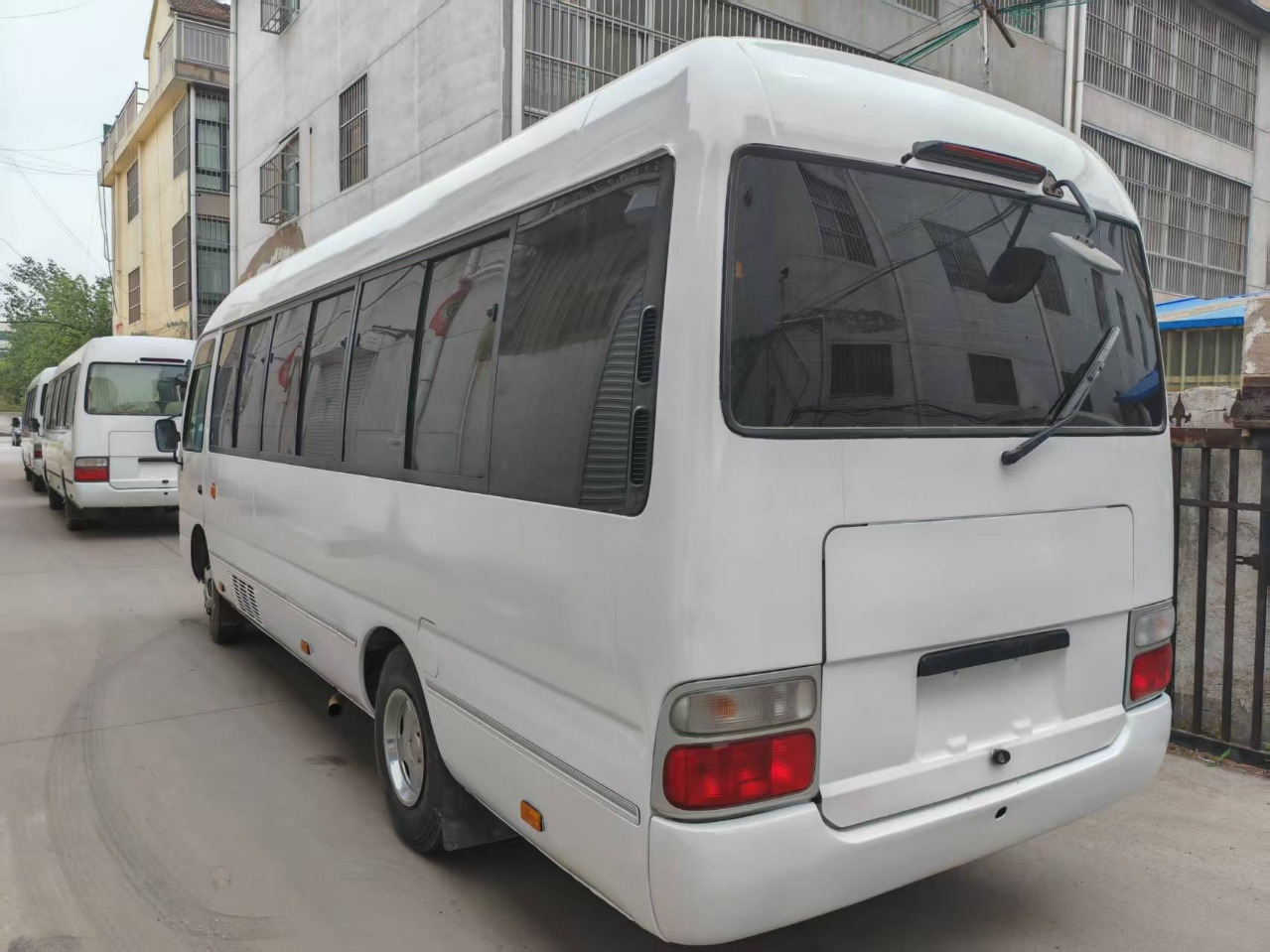 TOYOTA Mini Bus Low Mileage - Bus pariwisata: gambar 5 TOYOTA Mini Bus Low Mileage - Bus pariwisata: gambar 5