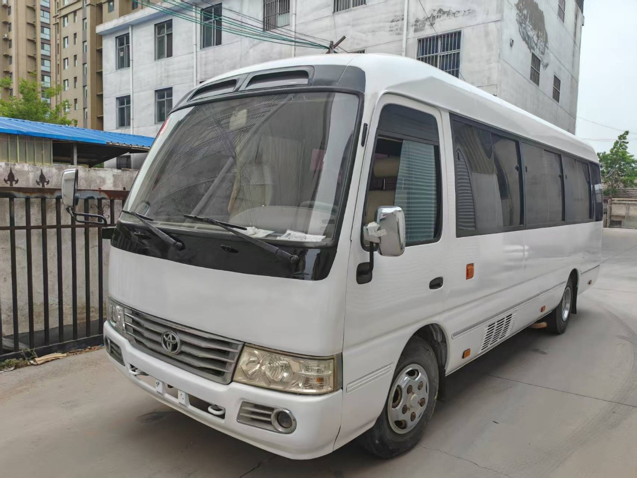 TOYOTA Mini Bus Low Mileage - Bus pariwisata: gambar 3 TOYOTA Mini Bus Low Mileage - Bus pariwisata: gambar 3