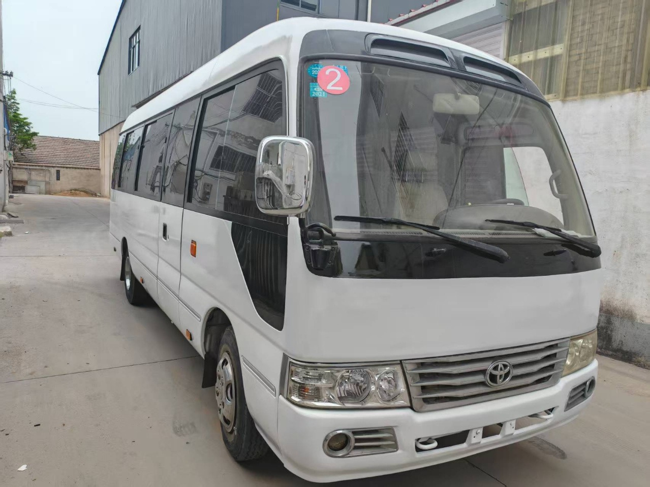 TOYOTA Mini Bus Low Mileage - Bus pariwisata: gambar 1 TOYOTA Mini Bus Low Mileage - Bus pariwisata: gambar 1