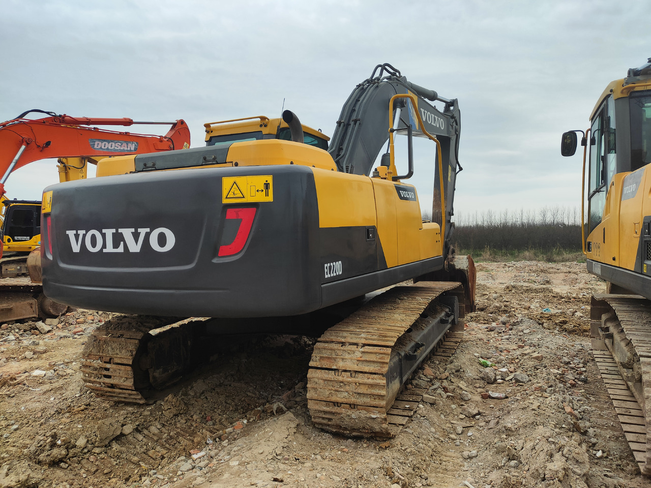 Leasing VOLVO EC220D VOLVO EC220D: gambar 6