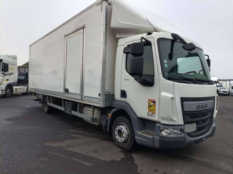 Camion Porteur 12 TONNES 210 CV HAYON PORTE RELEVANTE - Truk box: gambar 3 Camion Porteur 12 TONNES 210 CV HAYON PORTE RELEVANTE - Truk box: gambar 3