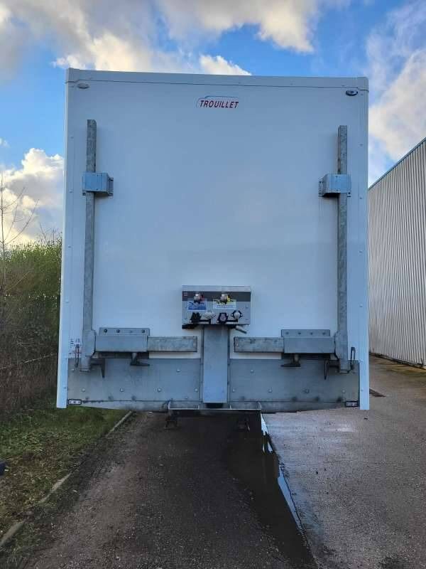 Semi-remorque 1 Essieu DISTRIBOX HAYON 24 PALETTES PORTE RELEVANTE - Semi-trailer kotak tertutup: gambar 2 Semi-remorque 1 Essieu DISTRIBOX HAYON 24 PALETTES PORTE RELEVANTE - Semi-trailer kotak tertutup: gambar 2