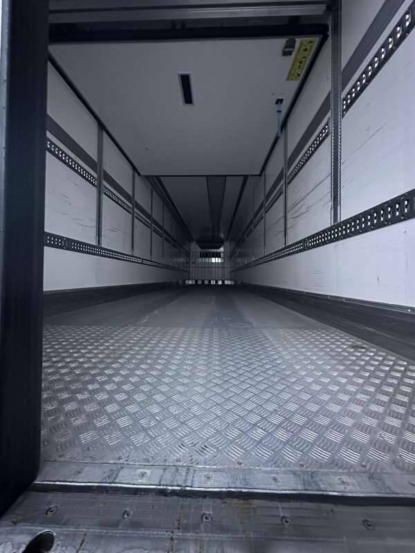 Semi-remorque 3 Essieux 38 TONNES HAYON CAISSE CHEREAU GROUPE CARRIER VECTOR 1950 MT DOUBLE PLANCHER - Semi-trailer berpendingin: gambar 3 Semi-remorque 3 Essieux 38 TONNES HAYON CAISSE CHEREAU GROUPE CARRIER VECTOR 1950 MT DOUBLE PLANCHER - Semi-trailer berpendingin: gambar 3