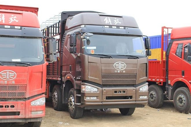 FAW FAW J6P Livestock Truck for Sale in Uganda - Truk pengangkut hewan: gambar 2 FAW FAW J6P Livestock Truck for Sale in Uganda - Truk pengangkut hewan: gambar 2