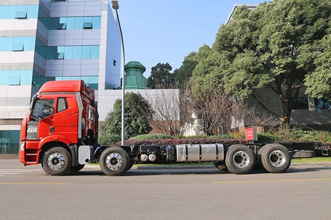 FAW Faw J6P 420 Truck New Model for Sale in Ghana - Truk sasis: gambar 2 FAW Faw J6P 420 Truck New Model for Sale in Ghana - Truk sasis: gambar 2