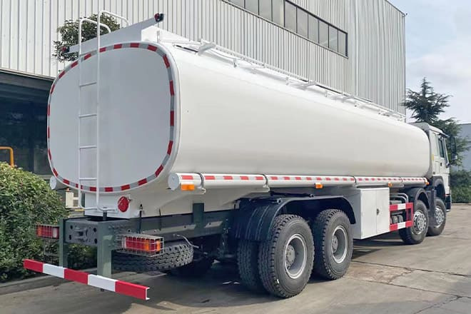 SINOTRUK Howo Stainless Steel Fuel Tanks for Trucks for Sale in Paraguay - Truk tangki: gambar 2 SINOTRUK Howo Stainless Steel Fuel Tanks for Trucks for Sale in Paraguay - Truk tangki: gambar 2