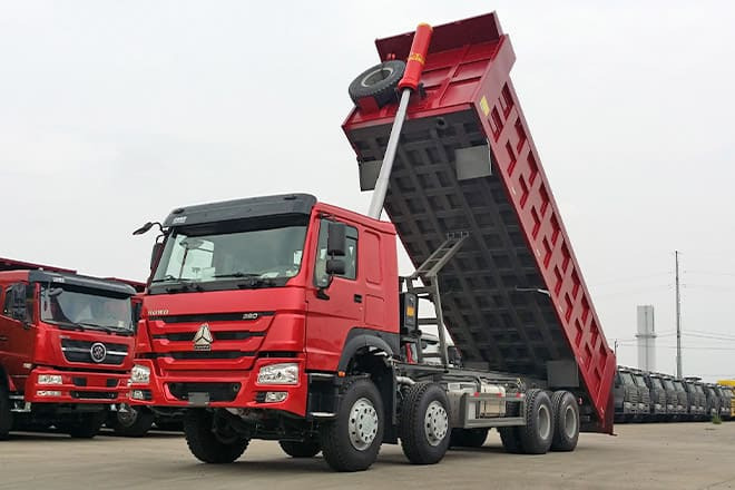 SINOTRUK Sinotruk Howo 380 8X4 Dump Truck for Sale in Senegal - Truk jungkit: gambar 1 SINOTRUK Sinotruk Howo 380 8X4 Dump Truck for Sale in Senegal - Truk jungkit: gambar 1