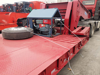 TITAN Folding Gooseneck Lowboy Trailers for Sale in Senegal - Semi-trailer: gambar 3 TITAN Folding Gooseneck Lowboy Trailers for Sale in Senegal - Semi-trailer: gambar 3