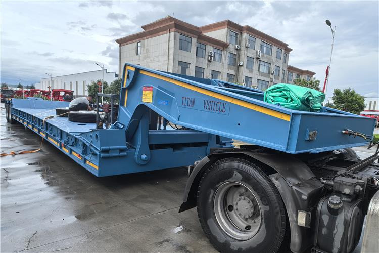 TITAN 2 Axle 80 Ton Detachable Gooseneck Trailer for Sale In Nigeria - Semi-trailer low bed: gambar 3 TITAN 2 Axle 80 Ton Detachable Gooseneck Trailer for Sale In Nigeria - Semi-trailer low bed: gambar 3