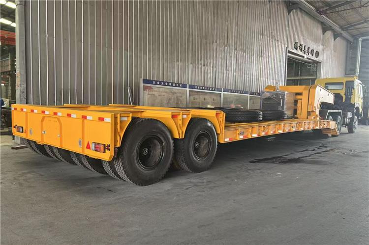TITAN 2 Axle Detachable Gooseneck Trailer for Sale In Jamaica - Semi-trailer low bed: gambar 3 TITAN 2 Axle Detachable Gooseneck Trailer for Sale In Jamaica - Semi-trailer low bed: gambar 3