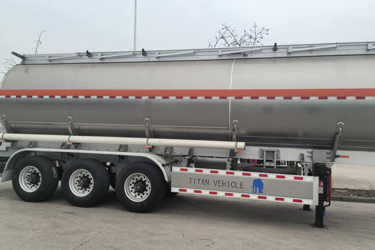 TITAN 3 Axle 42000liter Aluminum Tanker Trailer for Sale in Mali - Semi-trailer tangki: gambar 4 TITAN 3 Axle 42000liter Aluminum Tanker Trailer for Sale in Mali - Semi-trailer tangki: gambar 4
