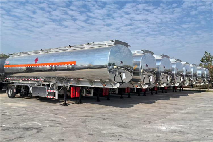TITAN 3 Axle 45000 L Aluminum Tanker Trailer for Sale In Zimbabwe - Semi-trailer tangki: gambar 1 TITAN 3 Axle 45000 L Aluminum Tanker Trailer for Sale In Zimbabwe - Semi-trailer tangki: gambar 1