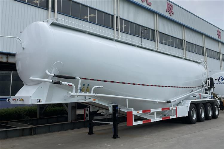 TITAN 4 Axle Bulker Cement Tanker Trailer for Sale In Zambia - Semi-trailer tangki: gambar 1 TITAN 4 Axle Bulker Cement Tanker Trailer for Sale In Zambia - Semi-trailer tangki: gambar 1