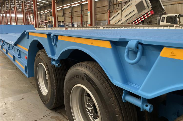 TITAN 4 Axle Folding Gooseneck Trailer for Sale In Zambia - Semi-trailer low bed: gambar 5 TITAN 4 Axle Folding Gooseneck Trailer for Sale In Zambia - Semi-trailer low bed: gambar 5