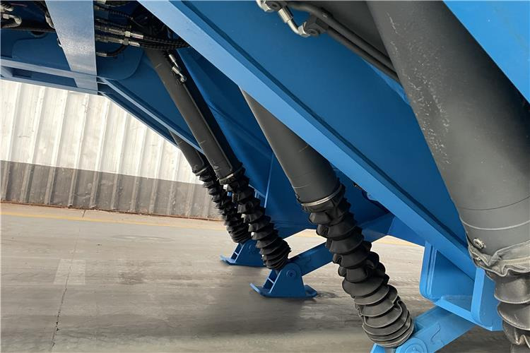 TITAN 4 Axle Folding Gooseneck Trailer for Sale In Zambia - Semi-trailer low bed: gambar 4 TITAN 4 Axle Folding Gooseneck Trailer for Sale In Zambia - Semi-trailer low bed: gambar 4