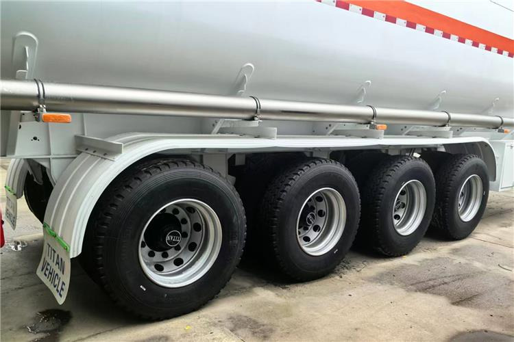 TITAN 4 Axle Fuel Tanker Trailer for Sale In Guyana - Semi-trailer tangki: gambar 5 TITAN 4 Axle Fuel Tanker Trailer for Sale In Guyana - Semi-trailer tangki: gambar 5