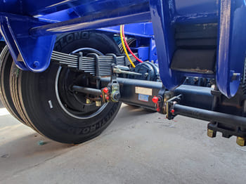 TITAN 40ft Container Trailer for Sale in Mali - Semi-trailer sasis: gambar 4 TITAN 40ft Container Trailer for Sale in Mali - Semi-trailer sasis: gambar 4