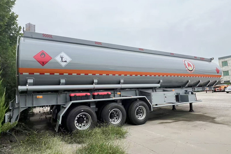 TITAN 45000 Liters Fuel Tanker Trailer for sale in Tanzania - Semi-trailer tangki: gambar 3 TITAN 45000 Liters Fuel Tanker Trailer for sale in Tanzania - Semi-trailer tangki: gambar 3