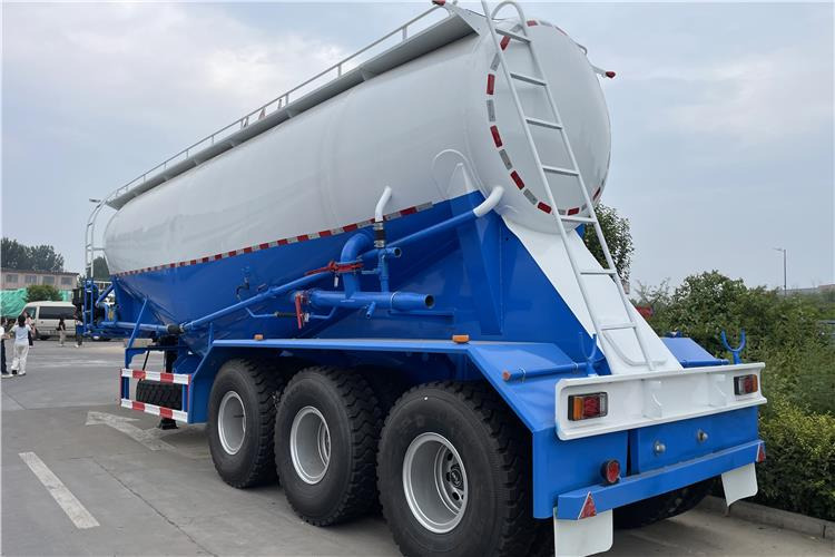 TITAN 50 Ton Cement Tanker Trailer for Sale In Uae - Semi-trailer tangki: gambar 1 TITAN 50 Ton Cement Tanker Trailer for Sale In Uae - Semi-trailer tangki: gambar 1