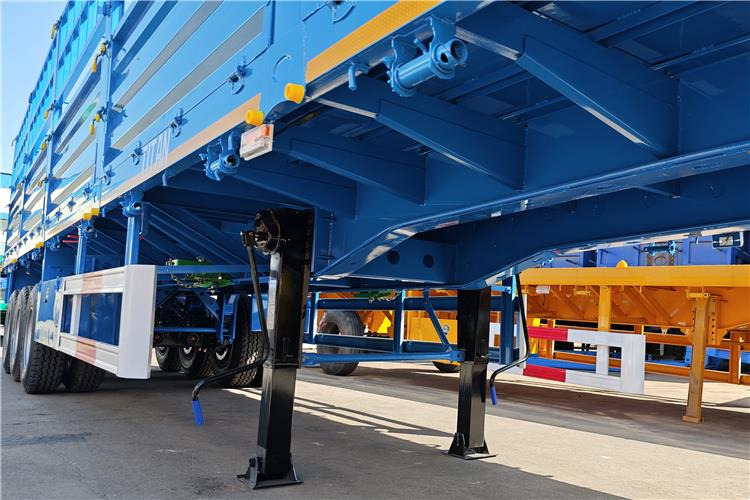 TITAN 60 Ton Fence Cargo Semi Trailer for Sale in Tanzania - Semi-trailer pengangkut hewan: gambar 5 TITAN 60 Ton Fence Cargo Semi Trailer for Sale in Tanzania - Semi-trailer pengangkut hewan: gambar 5