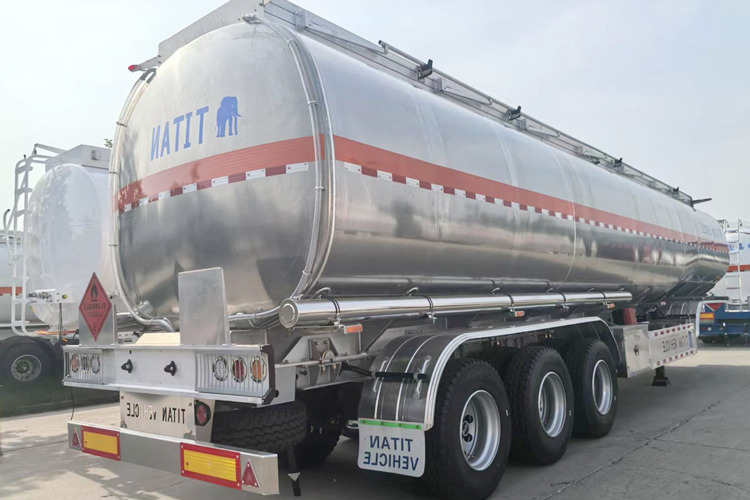 TITAN Aluminum Fuel Tanker Trailer for Sale in Saudi Arabia - Semi-trailer tangki: gambar 2 TITAN Aluminum Fuel Tanker Trailer for Sale in Saudi Arabia - Semi-trailer tangki: gambar 2