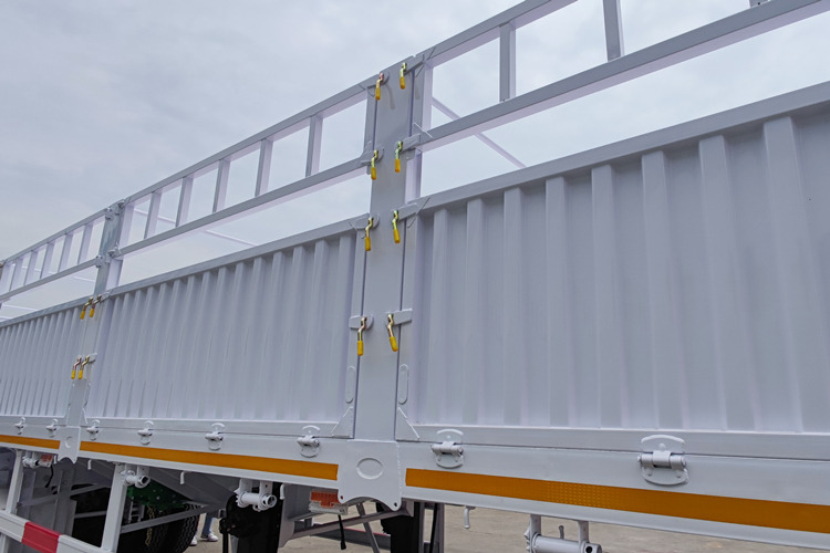 TITAN Cargo Trailer for Sale in Saudi Arabia - Semi-trailer pengangkut hewan: gambar 5 TITAN Cargo Trailer for Sale in Saudi Arabia - Semi-trailer pengangkut hewan: gambar 5